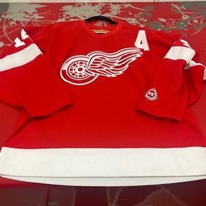 NHL KOHO Detroit Red wings Shanahan Hockey Jersey Size Medium 14
